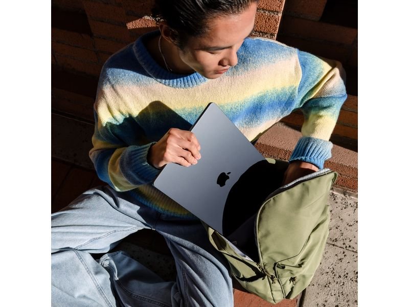 Apple MacBook Air 15″ 2024 M3 10C GPU / 256 Go / 16 Go Minuit 7