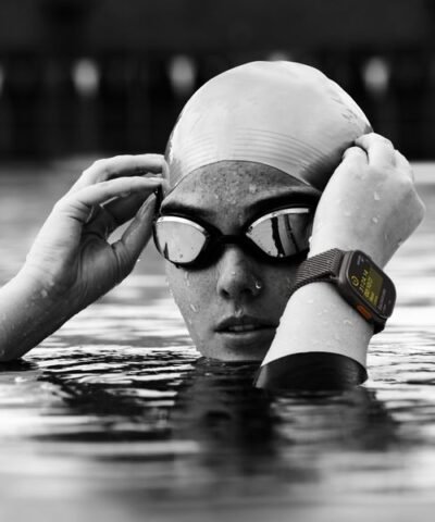 Apple Watch Ultra 2 Natural Titanium Trail Loop bleu M/L 7