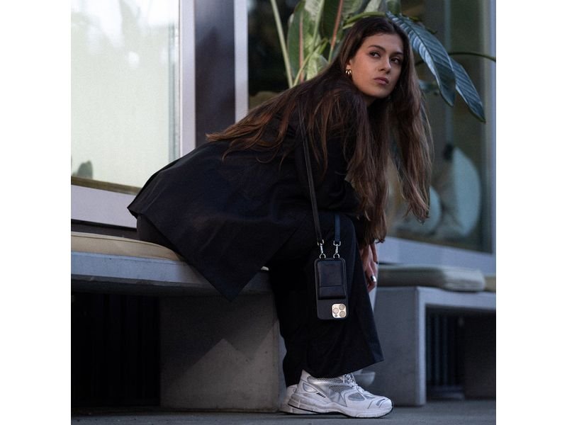 Urbany’s Necklace Case Chaîne de téléphone portable+. iPhone 16 Pro Max Mer profonde 4